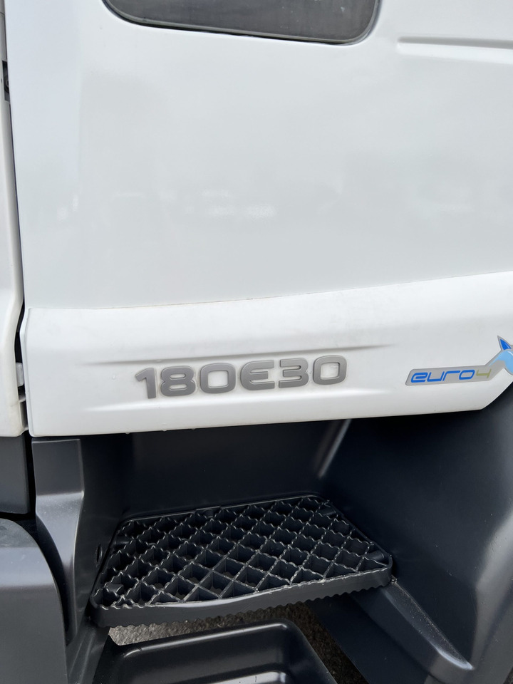 IVECO 300 EN CHASIS - Cab chassis truck: picture 4 IVECO 300 EN CHASIS - Cab chassis truck: picture 4