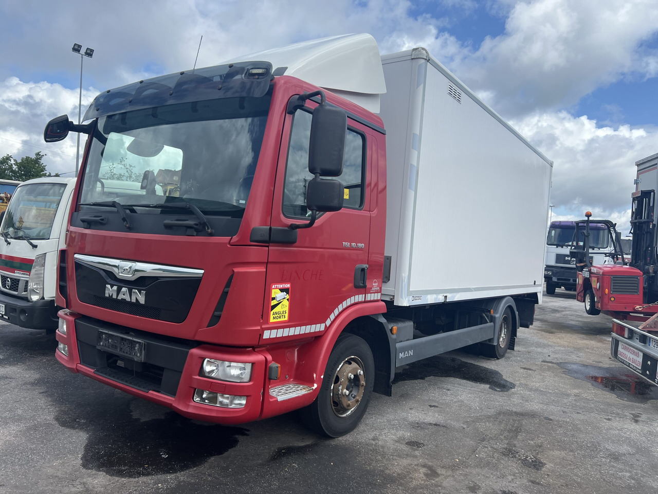 MAN TGL10.18 CAJA CERRADA O CHASIS - Box truck: picture 2 MAN TGL10.18 CAJA CERRADA O CHASIS - Box truck: picture 2