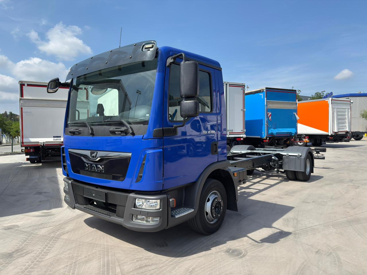 MAN 12.190 BL TGL E6 (Chassis) - Cab chassis truck: picture 1 MAN 12.190 BL TGL E6 (Chassis) - Cab chassis truck: picture 1