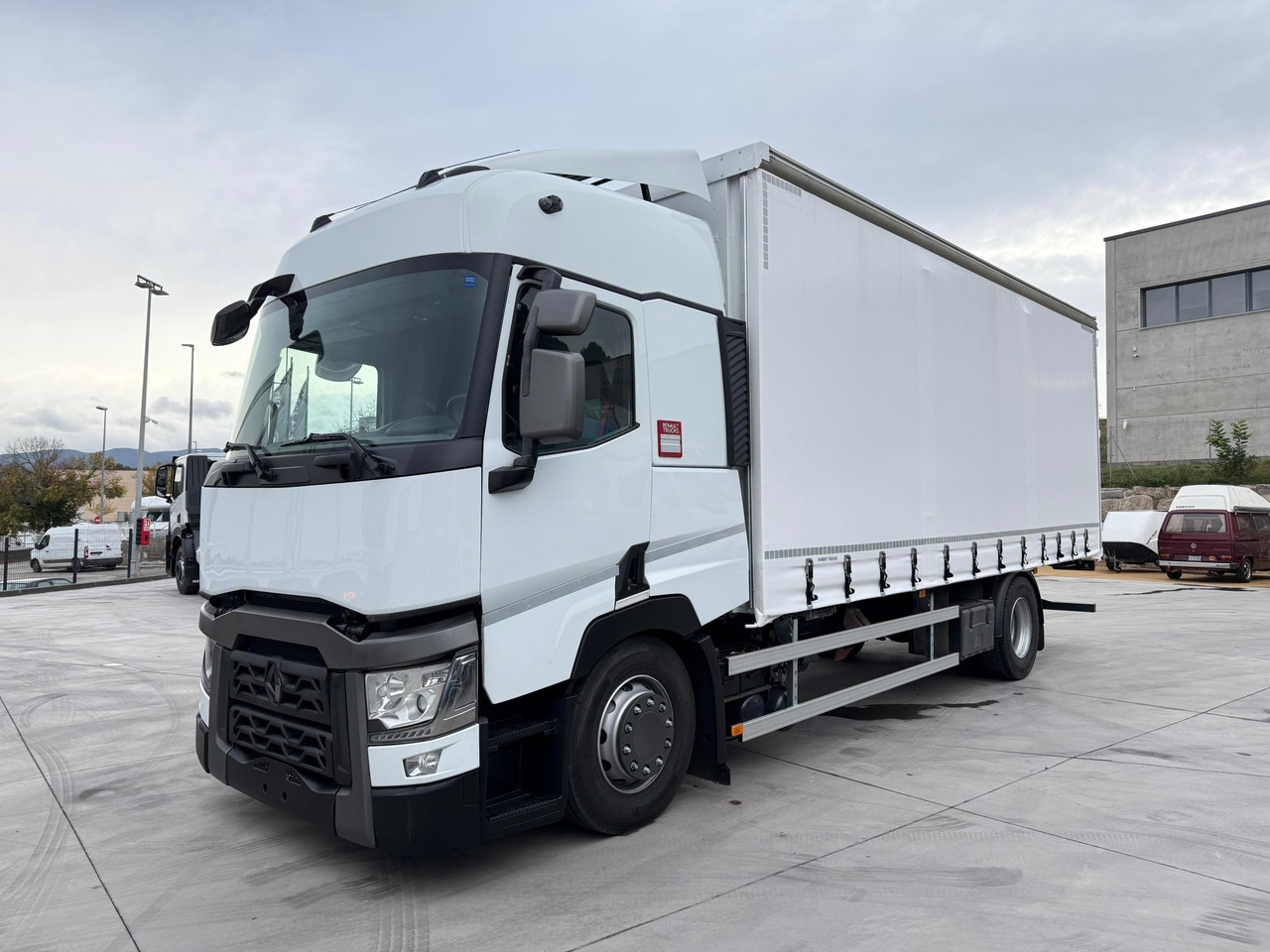 RENAULT T430 E6 (Tauliner) - Curtainsider truck: picture 1 RENAULT T430 E6 (Tauliner) - Curtainsider truck: picture 1