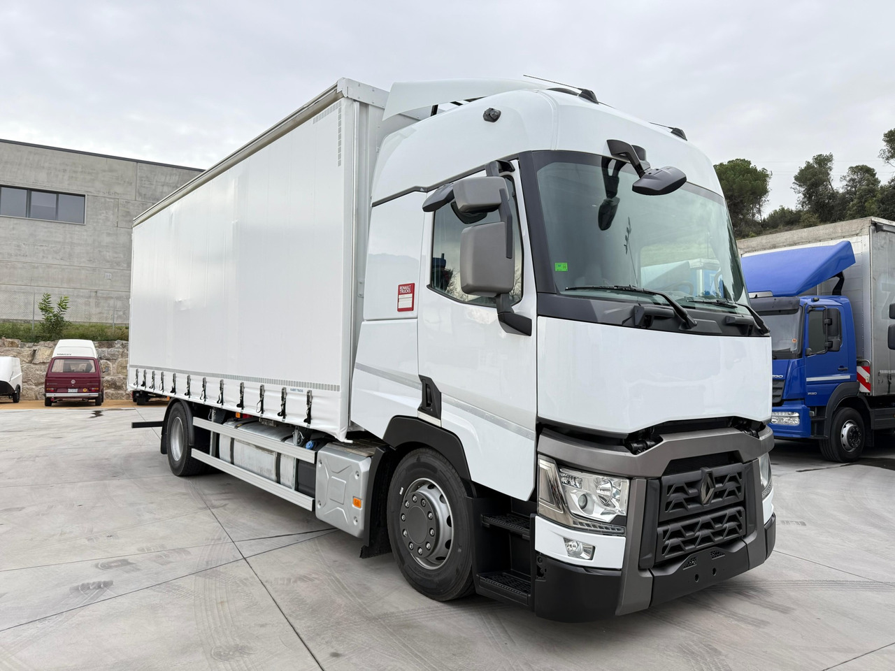 RENAULT T430 E6 (Tauliner) - Curtainsider truck: picture 2 RENAULT T430 E6 (Tauliner) - Curtainsider truck: picture 2