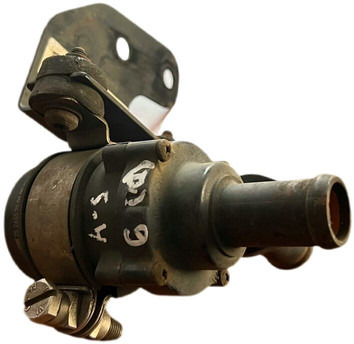 Mercedes-Benz - Coolant pump: picture 2 Mercedes-Benz - Coolant pump: picture 2