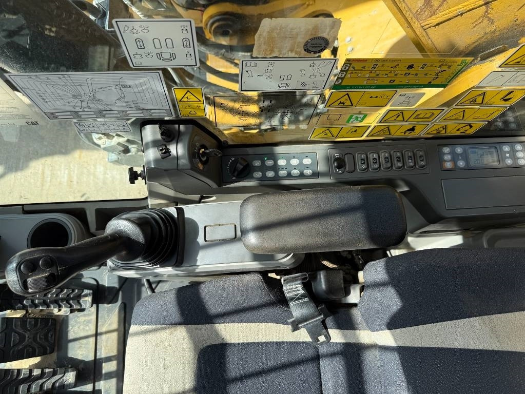 CAT 335 F L CR - Crawler excavator: picture 3 CAT 335 F L CR - Crawler excavator: picture 3