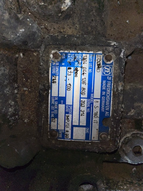 ZF 8 S 180 IT ex Neoplan 318 - Gearbox for Bus: picture 1 ZF 8 S 180 IT ex Neoplan 318 - Gearbox for Bus: picture 1