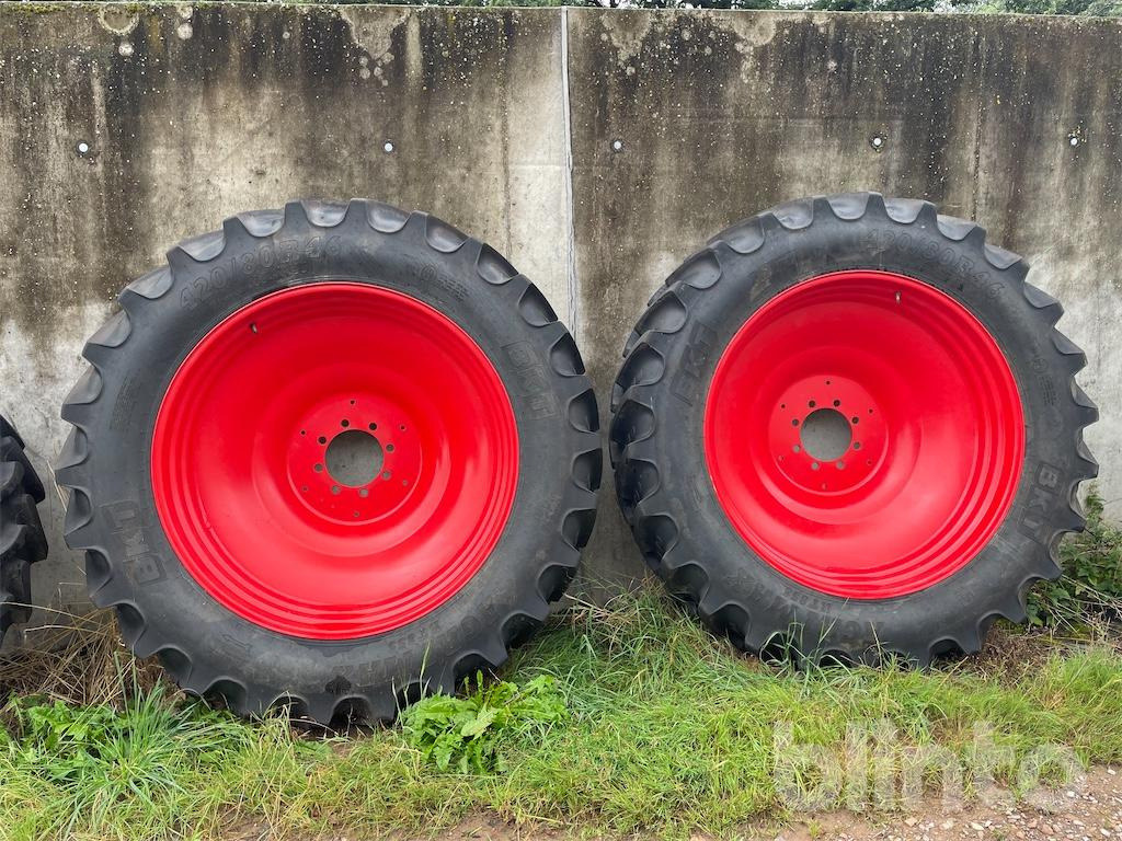 Alliance-(vorne) & BKT-(hinten) - Wheel and tire package for Agricultural machinery: picture 4 Alliance-(vorne) & BKT-(hinten) - Wheel and tire package for Agricultural machinery: picture 4