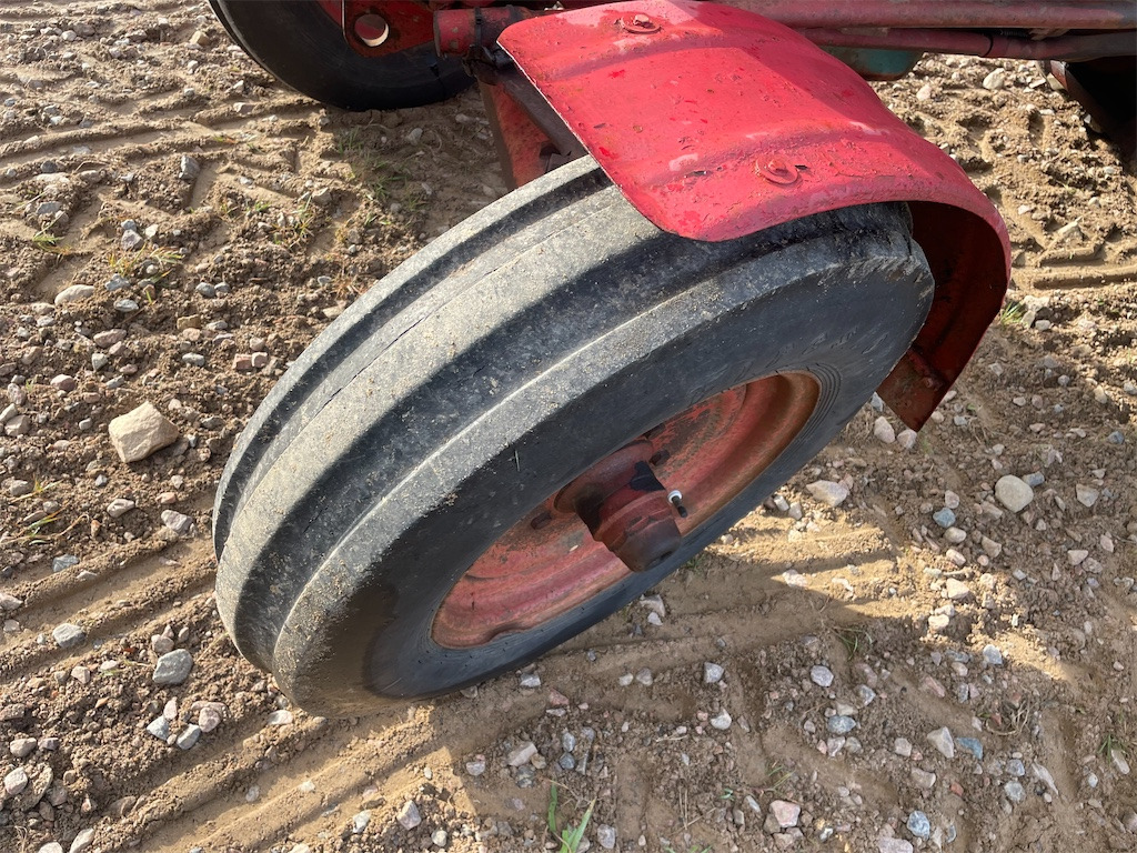 Farm tractor BM VOLVO 350: picture 6
