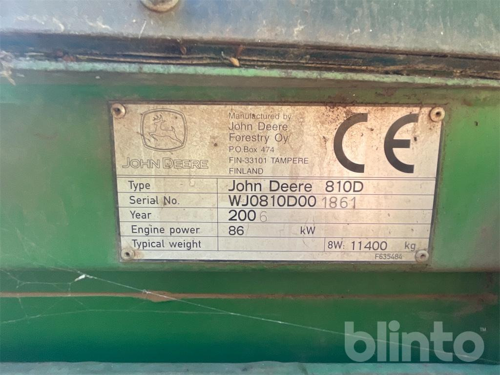 Harvester John Deere 810D (2006) - Forwarder: picture 5 Harvester John Deere 810D (2006) - Forwarder: picture 5