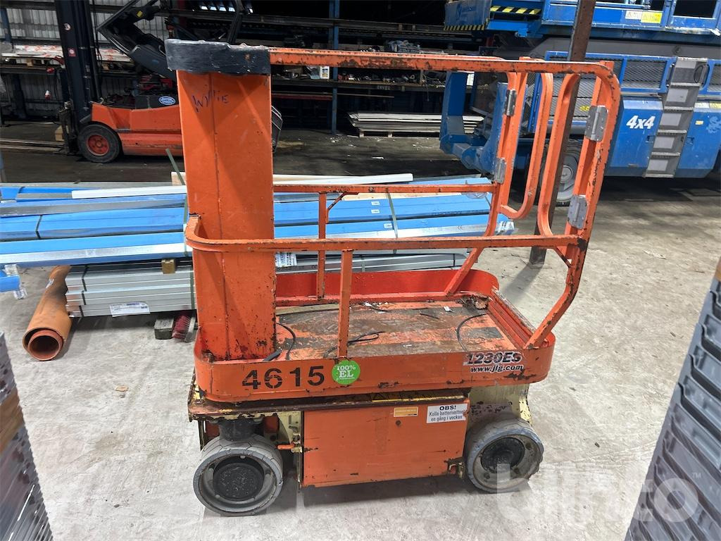 JLG 1230ES - Vertical mast lift: picture 2 JLG 1230ES - Vertical mast lift: picture 2