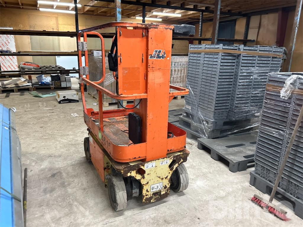 JLG 1230ES - Vertical mast lift: picture 4 JLG 1230ES - Vertical mast lift: picture 4