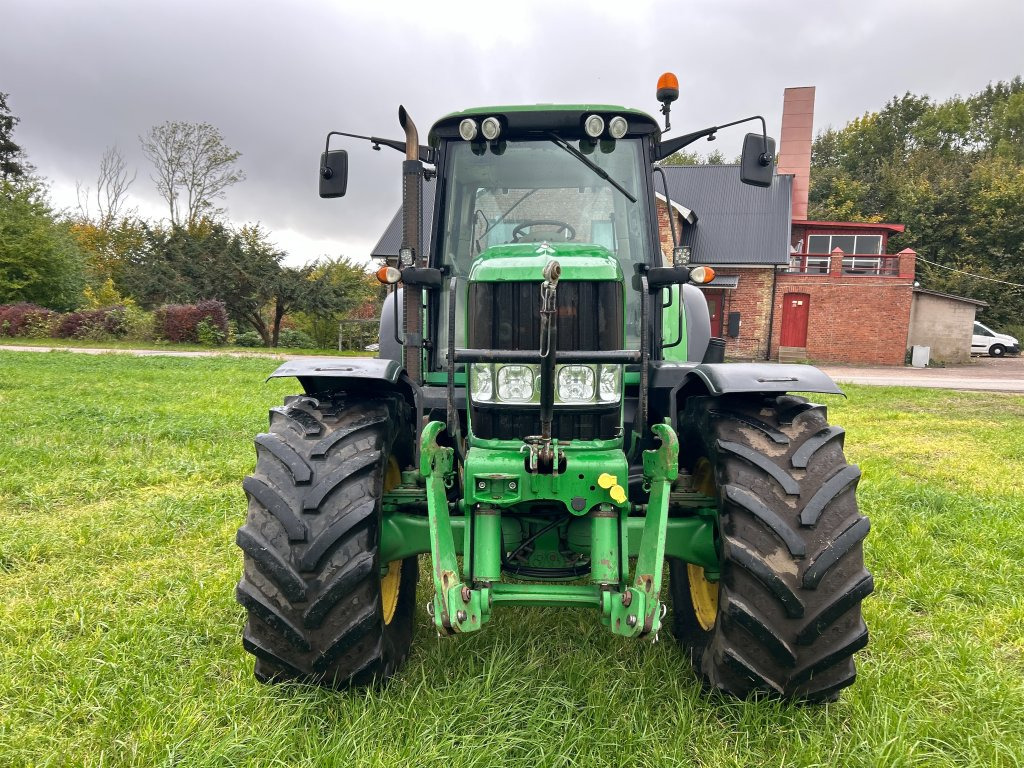 JOHN DEERE 6930 - Farm tractor: picture 4 JOHN DEERE 6930 - Farm tractor: picture 4