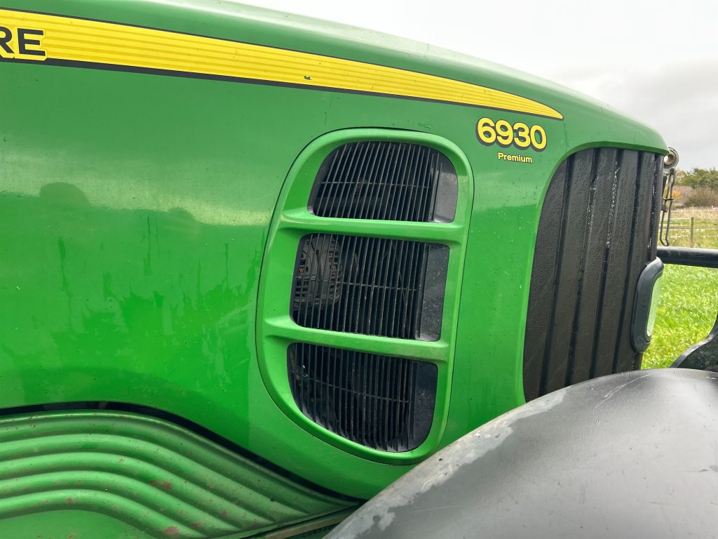 Farm tractor JOHN DEERE 6930: picture 31