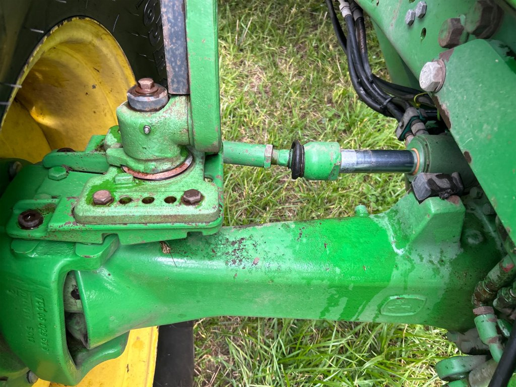 Farm tractor JOHN DEERE 6930: picture 30