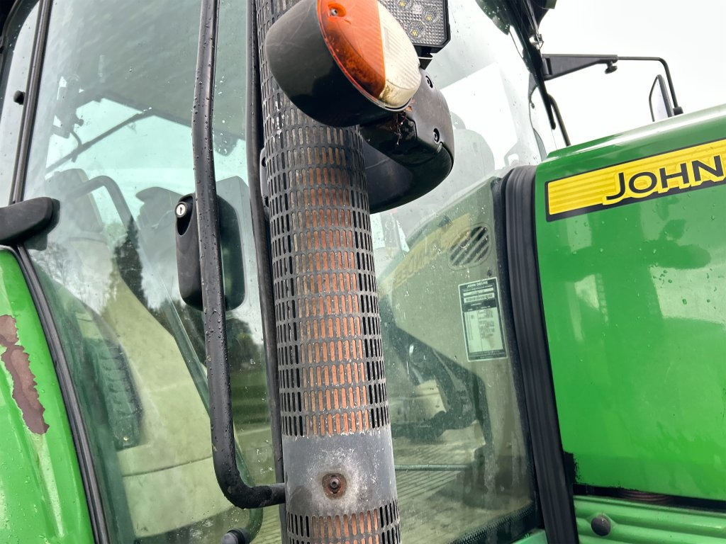 Farm tractor JOHN DEERE 6930: picture 40