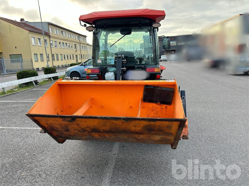 KUBOTA L2-622 - Farm tractor: picture 4 KUBOTA L2-622 - Farm tractor: picture 4