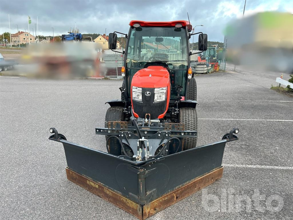 KUBOTA L2-622 - Farm tractor: picture 2 KUBOTA L2-622 - Farm tractor: picture 2