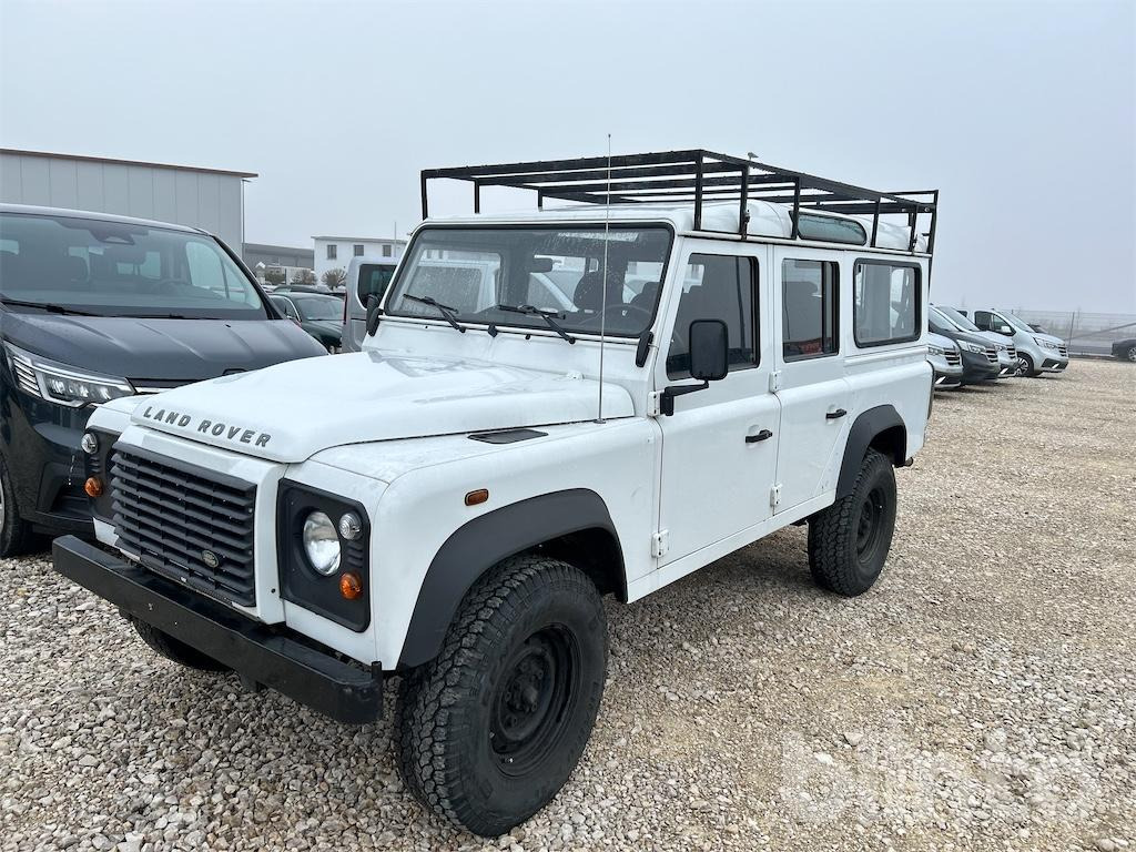 Land Rover Defender (2011) - Car: picture 1 Land Rover Defender (2011) - Car: picture 1