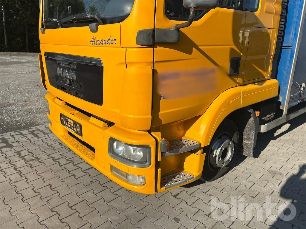 Curtainsider truck MAN TGL 8.220 (2011): picture 16