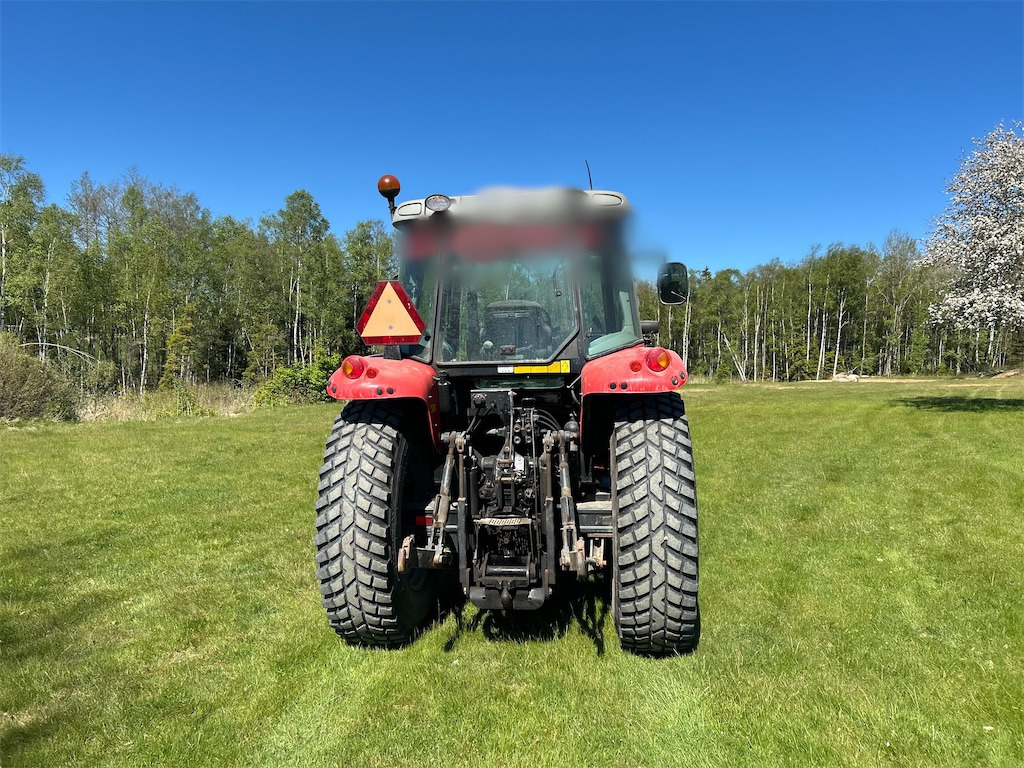 MASSEY FERGUSON 5435 med frontlastare och redskap - Farm tractor: picture 4 MASSEY FERGUSON 5435 med frontlastare och redskap - Farm tractor: picture 4