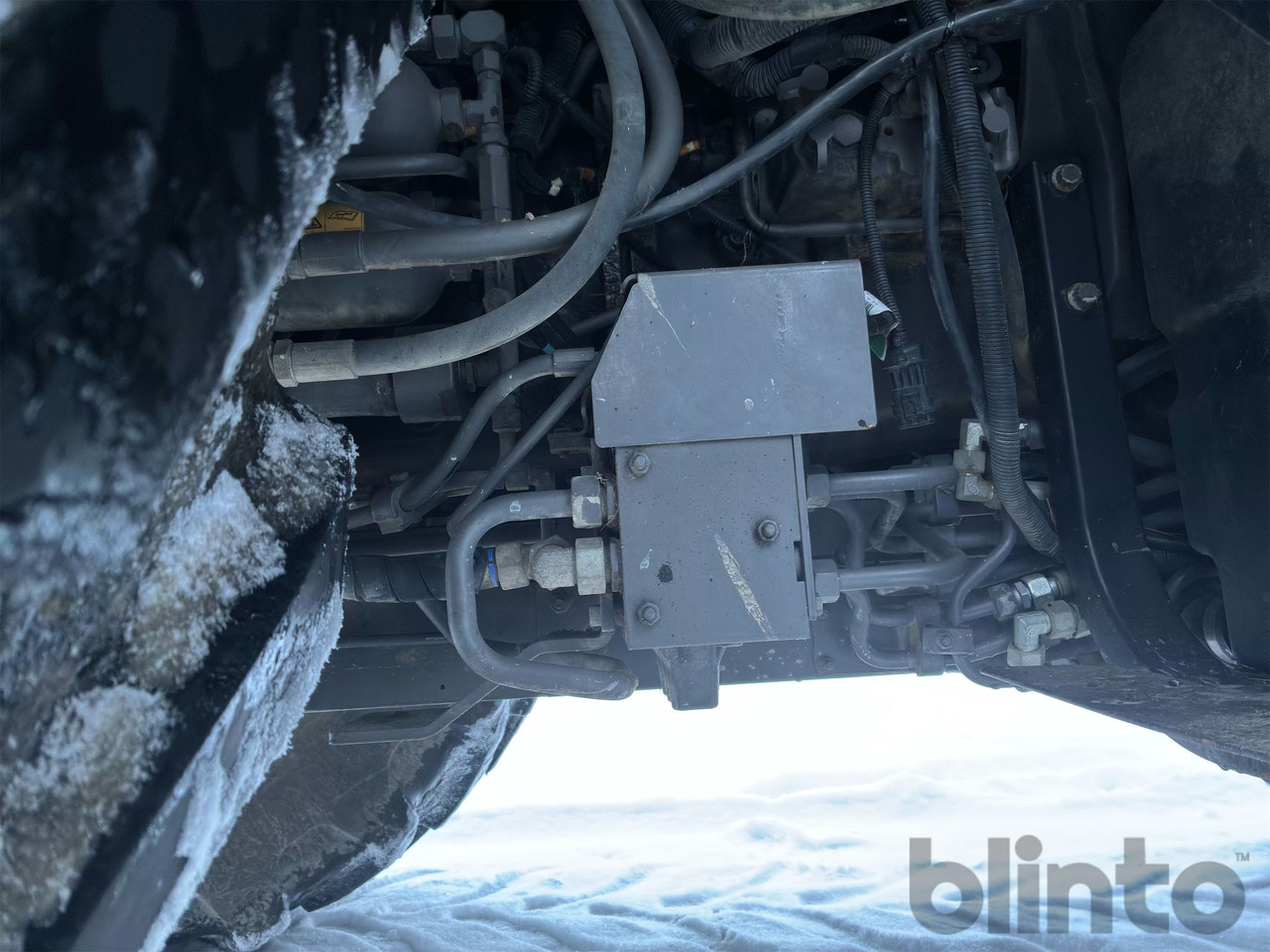 Farm tractor MASSEY FERGUSON 7718: picture 32