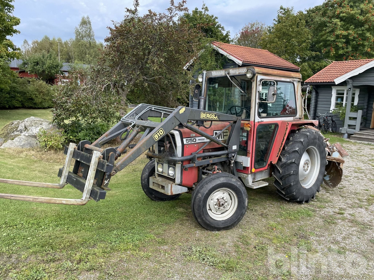 Massey Ferguson 550 - Farm tractor: picture 1 Massey Ferguson 550 - Farm tractor: picture 1