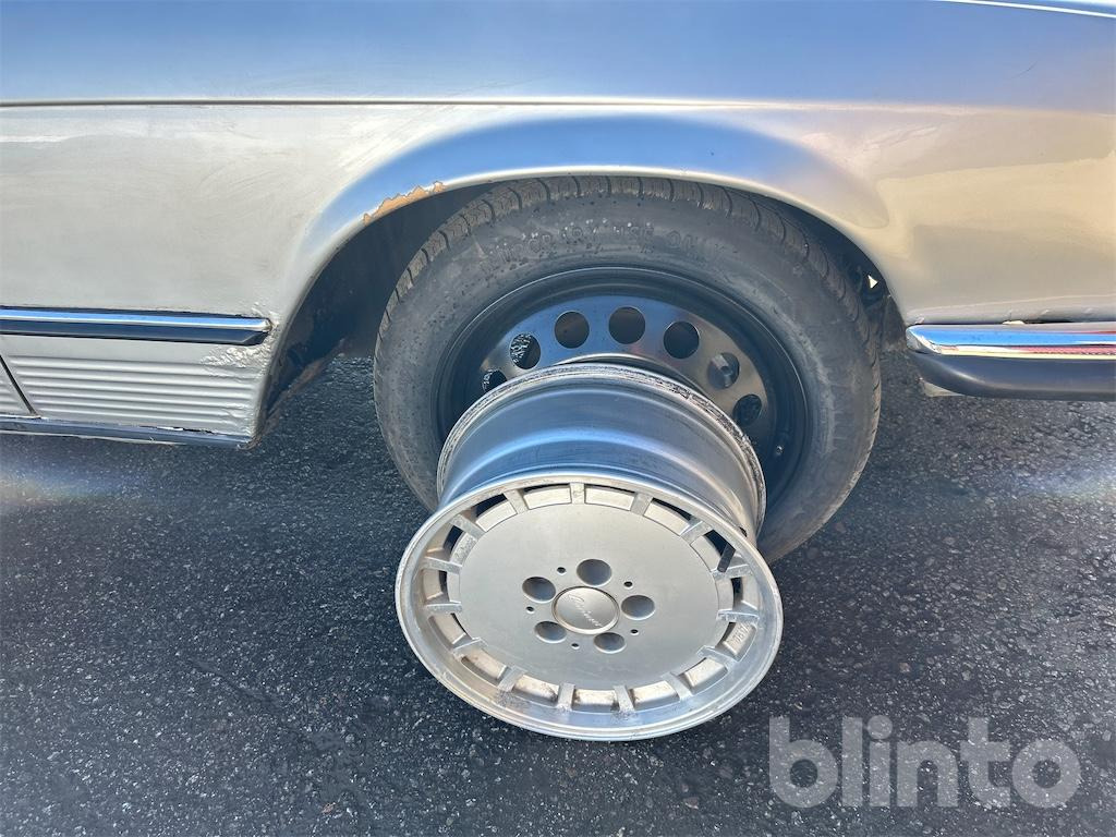 Mercedes 350 SL - Car: picture 4 Mercedes 350 SL - Car: picture 4