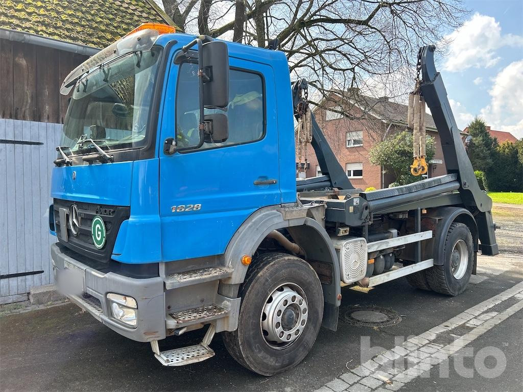Mercedes Benz Axor 1828 mit Absetzkipperaufbau von Meier Ratio - Skip loader truck: picture 1 Mercedes Benz Axor 1828 mit Absetzkipperaufbau von Meier Ratio - Skip loader truck: picture 1