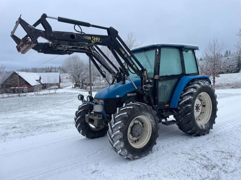NEW HOLLAND 6635 4WD - Farm tractor: picture 1 NEW HOLLAND 6635 4WD - Farm tractor: picture 1