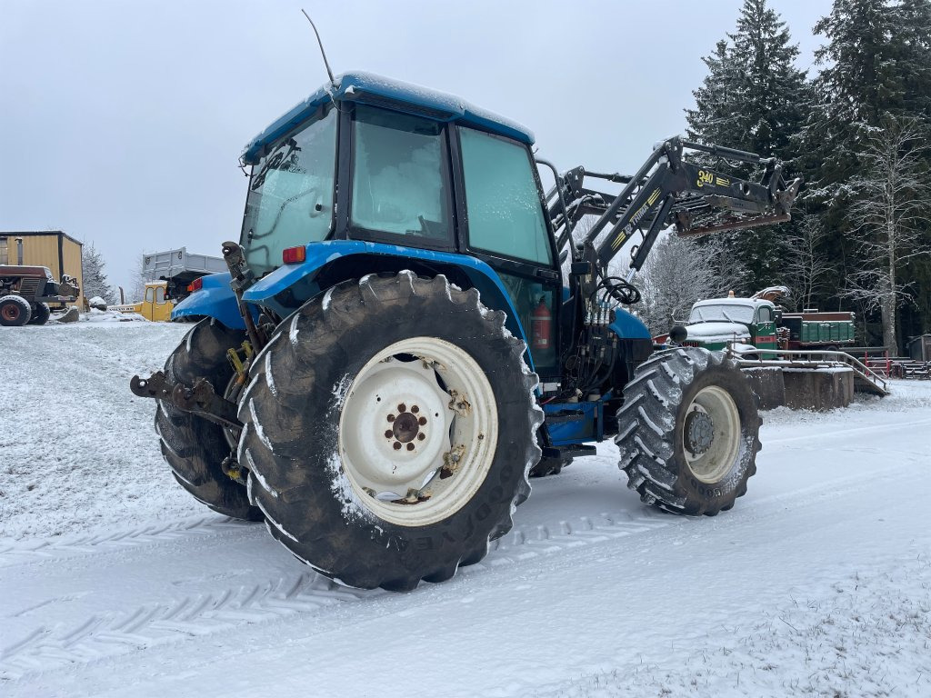 NEW HOLLAND 6635 4WD - Farm tractor: picture 3 NEW HOLLAND 6635 4WD - Farm tractor: picture 3