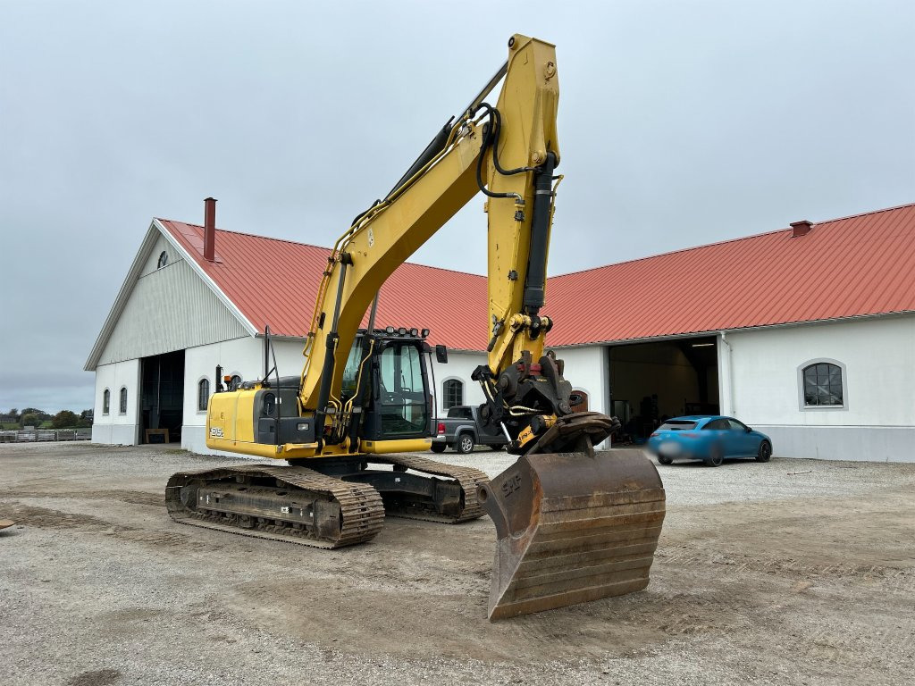 New Holland Kobelco E215C - Crawler excavator: picture 4 New Holland Kobelco E215C - Crawler excavator: picture 4