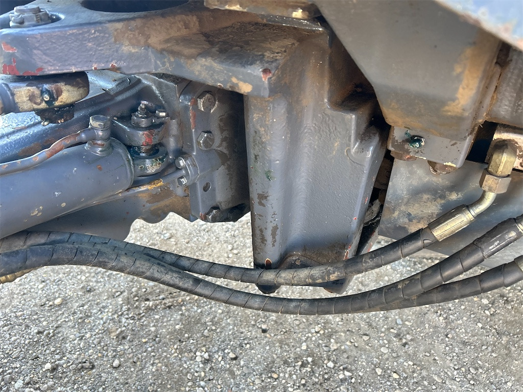 Farm tractor New Holland TM115 (2001): picture 31 Farm tractor New Holland TM115 (2001): picture 31