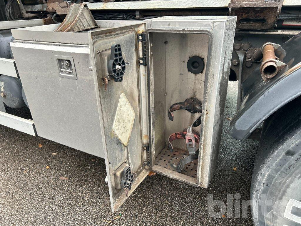 Hook lift truck SCANIA: picture 16