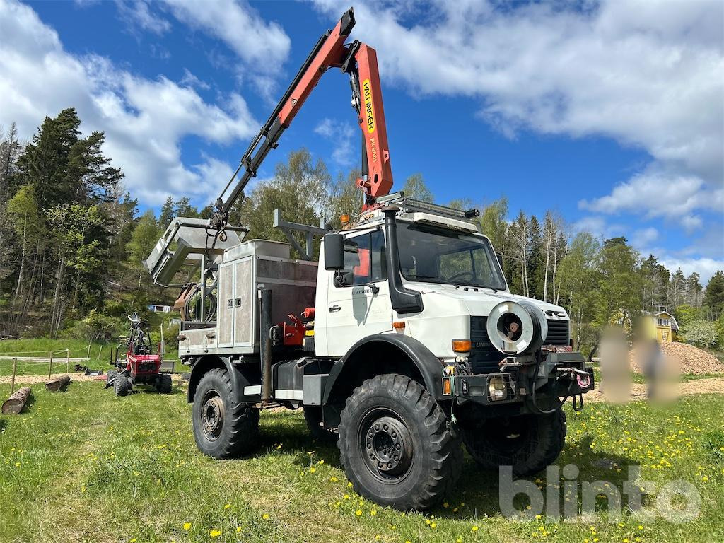 UNIMOG U 2150 L 4X4 med kran / personkorg / grävaggregat - Crane truck: picture 3 UNIMOG U 2150 L 4X4 med kran / personkorg / grävaggregat - Crane truck: picture 3