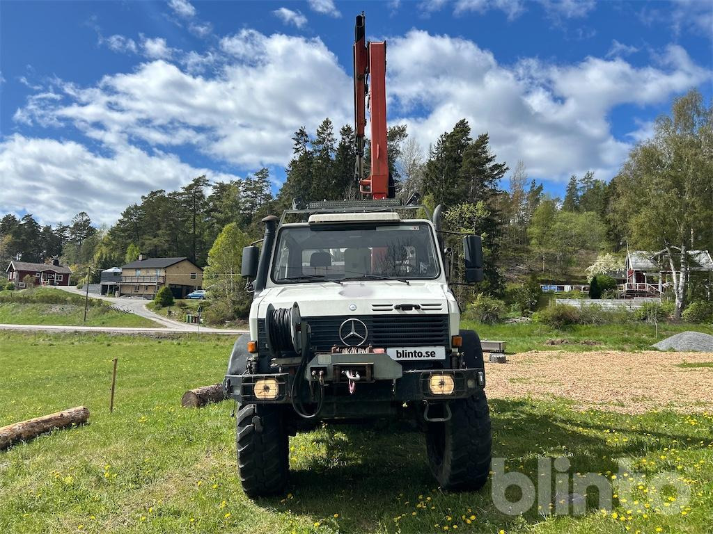UNIMOG U 2150 L 4X4 med kran / personkorg / grävaggregat - Crane truck: picture 2 UNIMOG U 2150 L 4X4 med kran / personkorg / grävaggregat - Crane truck: picture 2