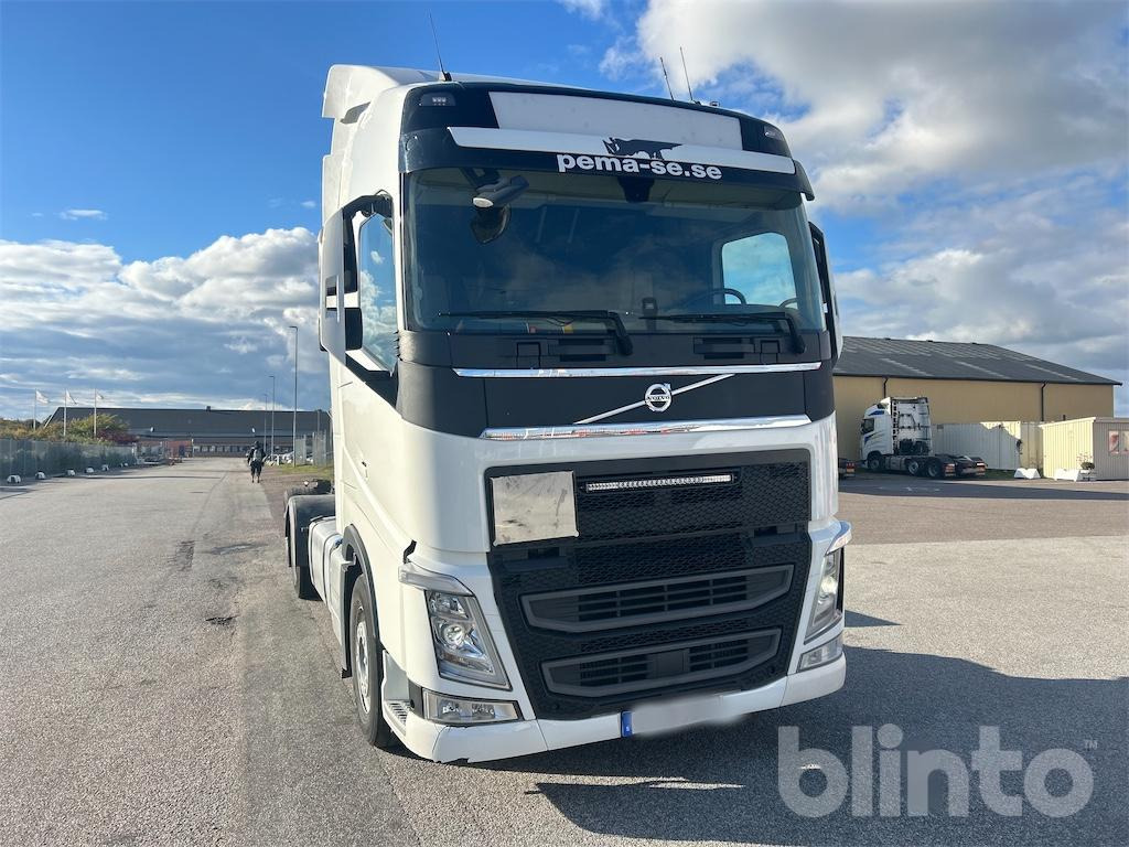 VOLVO FH 6x2 - Cab chassis truck: picture 3 VOLVO FH 6x2 - Cab chassis truck: picture 3