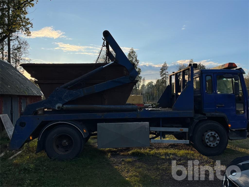 VOLVO FL6 E 4*2 - Skip loader truck: picture 4 VOLVO FL6 E 4*2 - Skip loader truck: picture 4