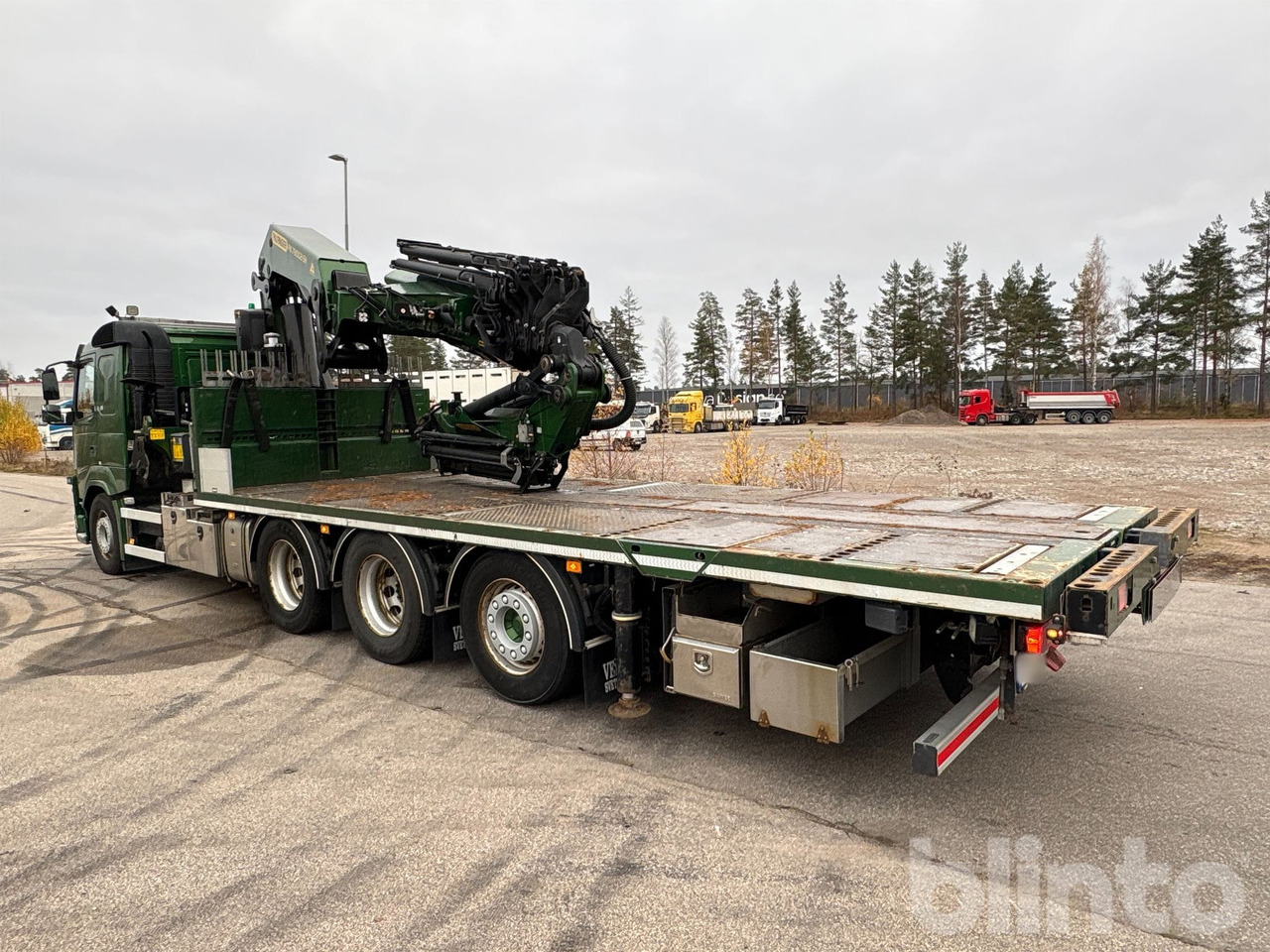 VOLVO FM 460 8x4 Tridem - Dropside/ Flatbed truck, Crane truck: picture 3 VOLVO FM 460 8x4 Tridem - Dropside/ Flatbed truck, Crane truck: picture 3