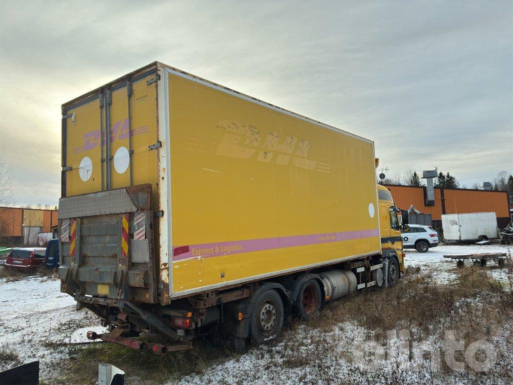 VOLVO FM9 6X2 - Box truck: picture 5 VOLVO FM9 6X2 - Box truck: picture 5