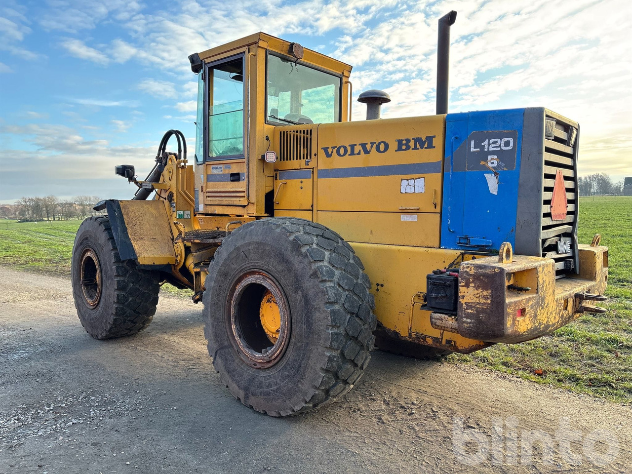 VOLVO L120B - Wheel loader: picture 4 VOLVO L120B - Wheel loader: picture 4