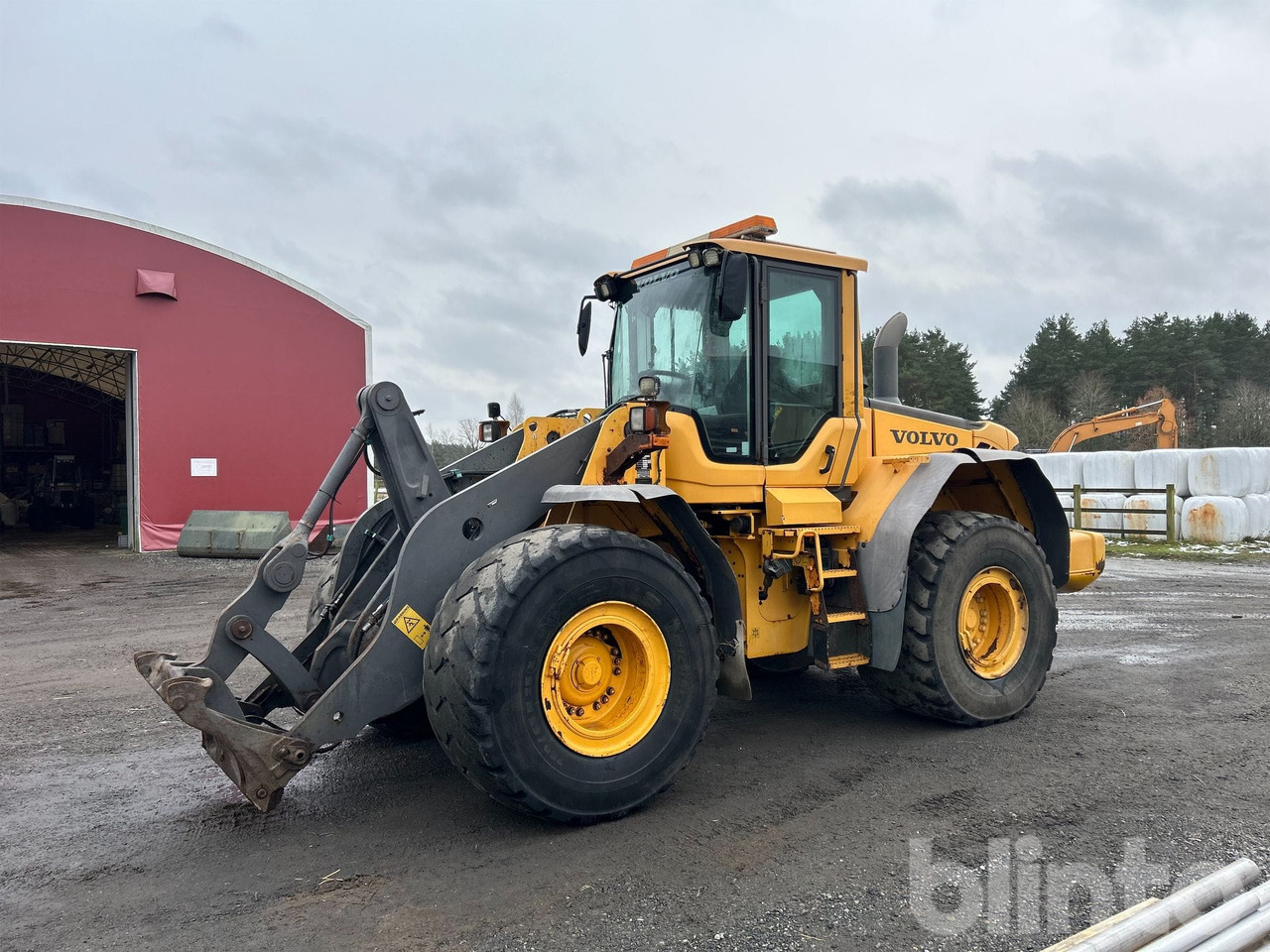 Volvo L110F - Wheel loader: picture 2 Volvo L110F - Wheel loader: picture 2