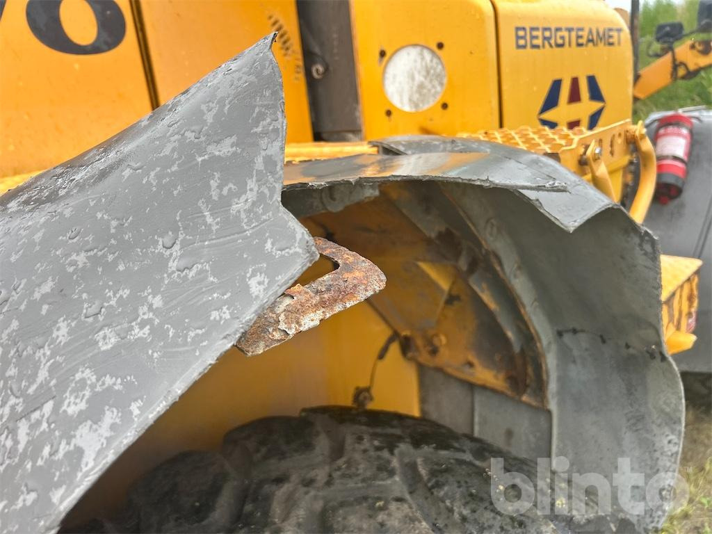 Wheel loader Volvo L90F: picture 44