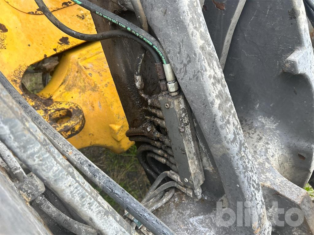 Wheel loader Volvo L90F: picture 27