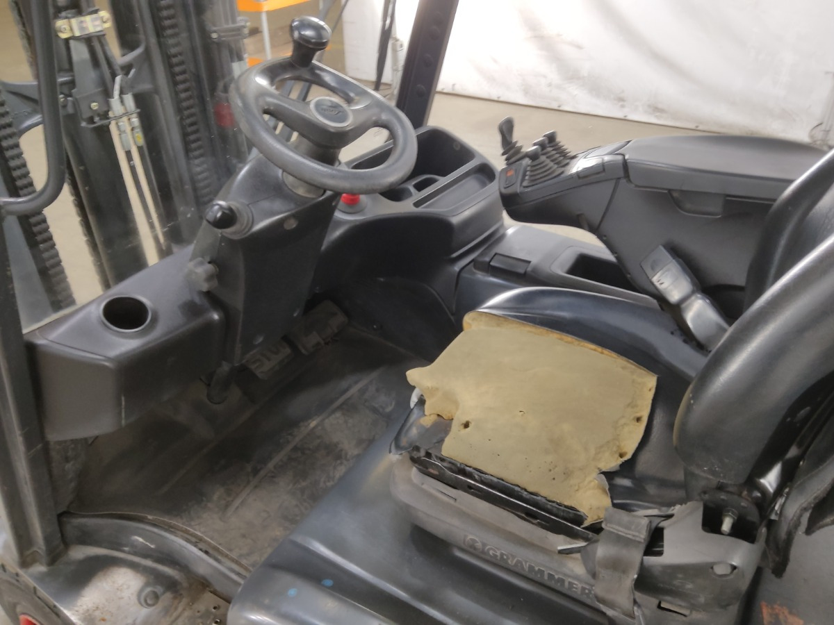 Linde E30L-01 - Electric forklift: picture 3 Linde E30L-01 - Electric forklift: picture 3