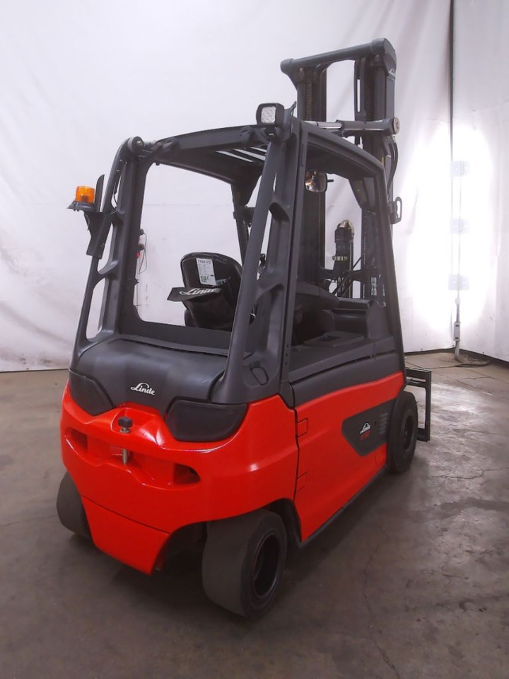 Linde E30L-01 - Electric forklift: picture 2 Linde E30L-01 - Electric forklift: picture 2
