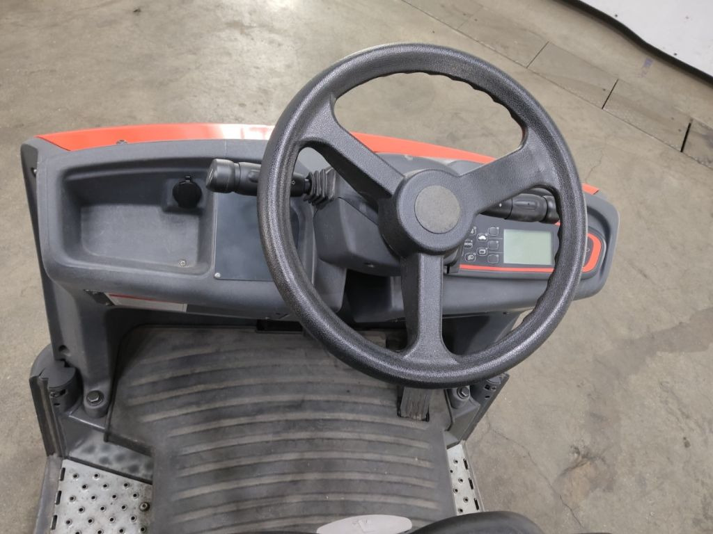 Linde P60 - Tow tractor: picture 3 Linde P60 - Tow tractor: picture 3