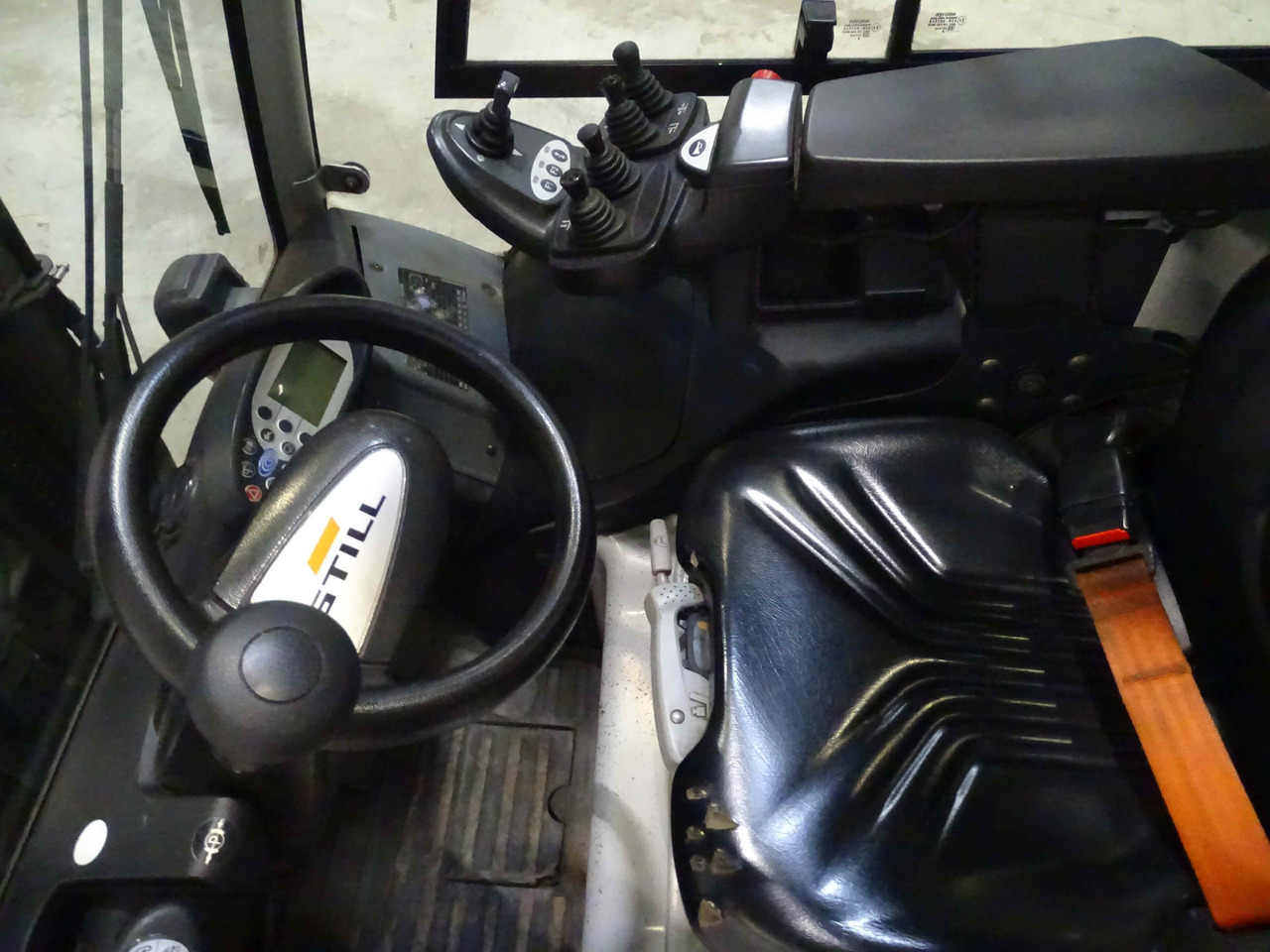 STILL RX60-30 - Electric forklift: picture 3 STILL RX60-30 - Electric forklift: picture 3