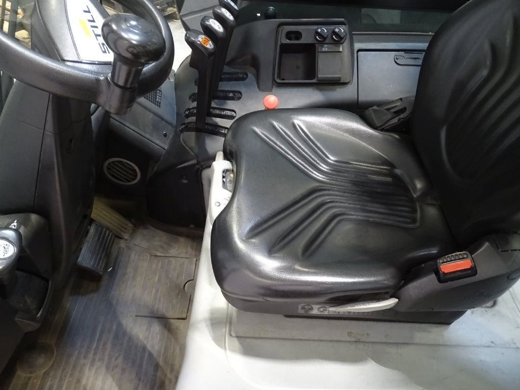 STILL RX60-30L - Electric forklift: picture 3 STILL RX60-30L - Electric forklift: picture 3