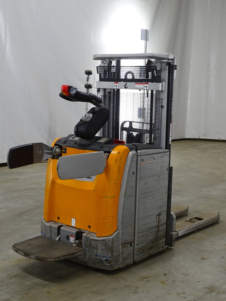 Still EXV-SF16 - Stacker: picture 2 Still EXV-SF16 - Stacker: picture 2