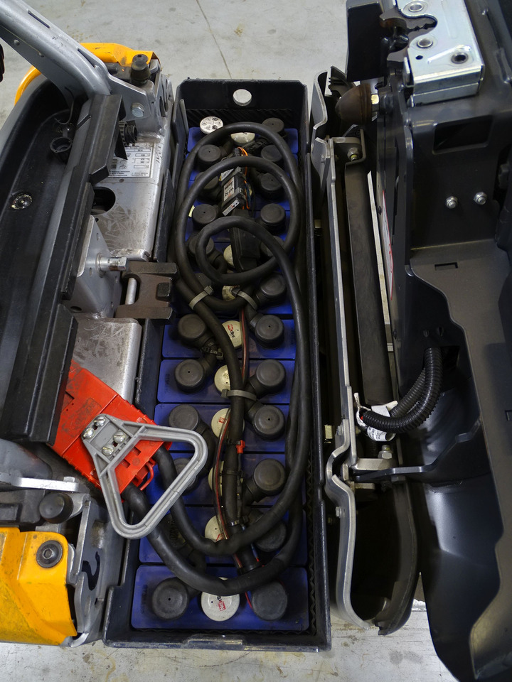 Still LTX50 - Tow tractor: picture 4 Still LTX50 - Tow tractor: picture 4