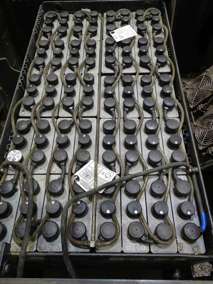 Still R08-20 - Tow tractor: picture 4 Still R08-20 - Tow tractor: picture 4