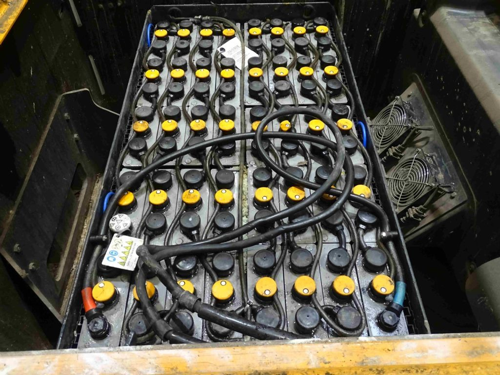 Still R08-20 - Tow tractor: picture 4 Still R08-20 - Tow tractor: picture 4